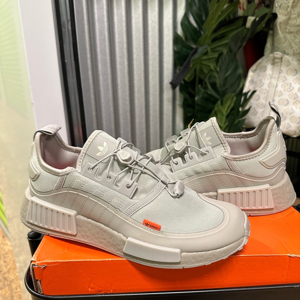 Adidas Gray Sneakers with Cushioned Sole and Mesh Upper